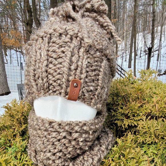 Wool winter set, sweater, hat and scarf, Barley color, hand knititted - Picture 9 of 16